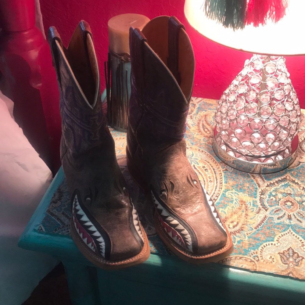 Tin haul boots